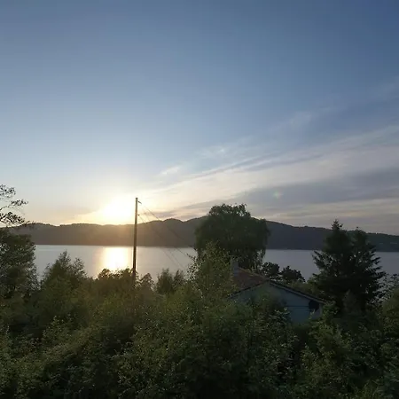 Fjordview Retreat