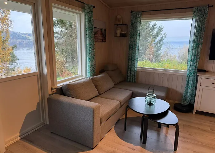 Fjordview Retreat
