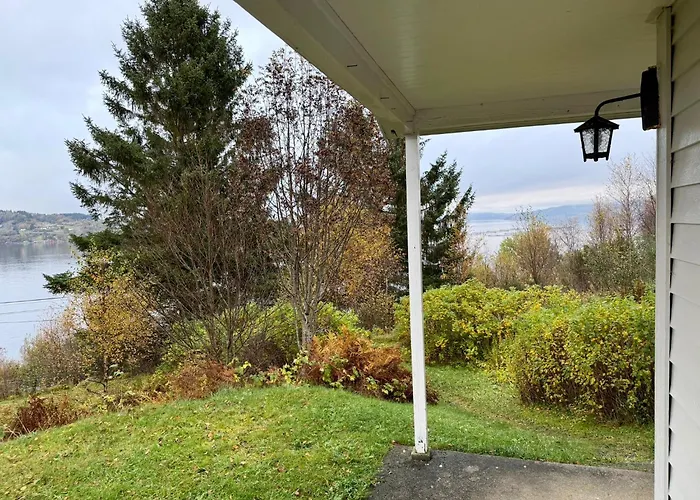 Fjordview Retreat *